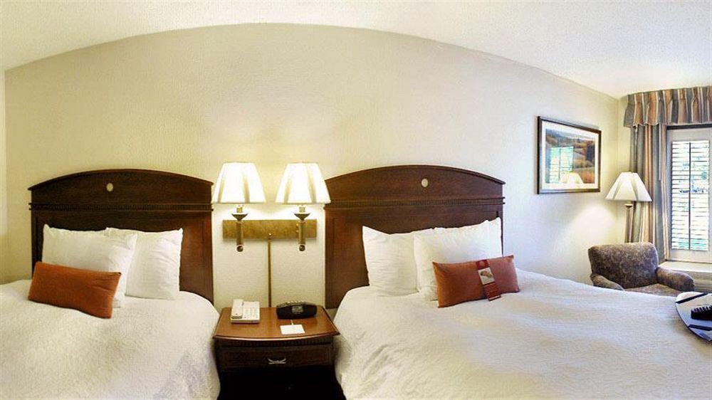 Hampton Inn Dalton Kültér fotó